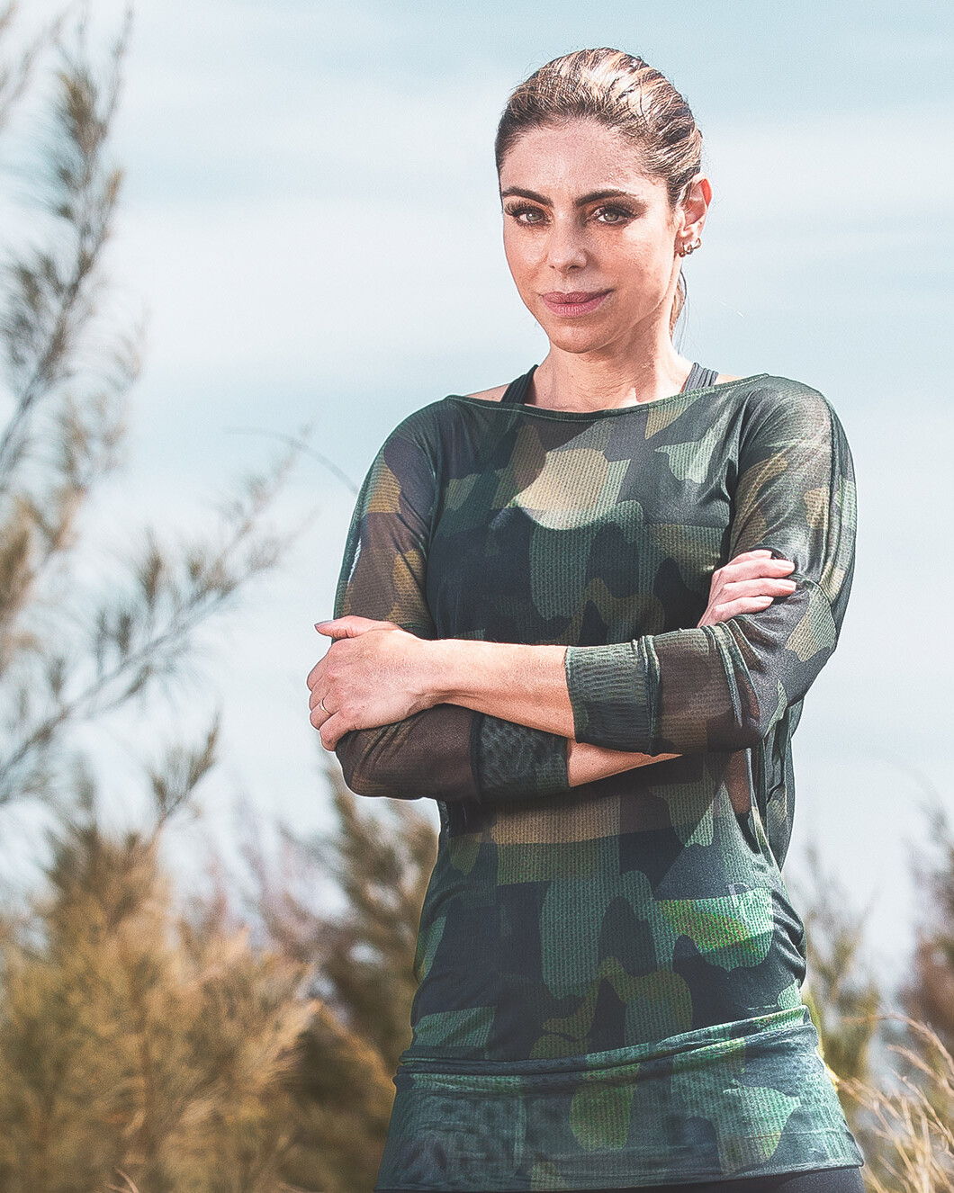 Danielle Cicarelli com roupa fitness estampa camuflada